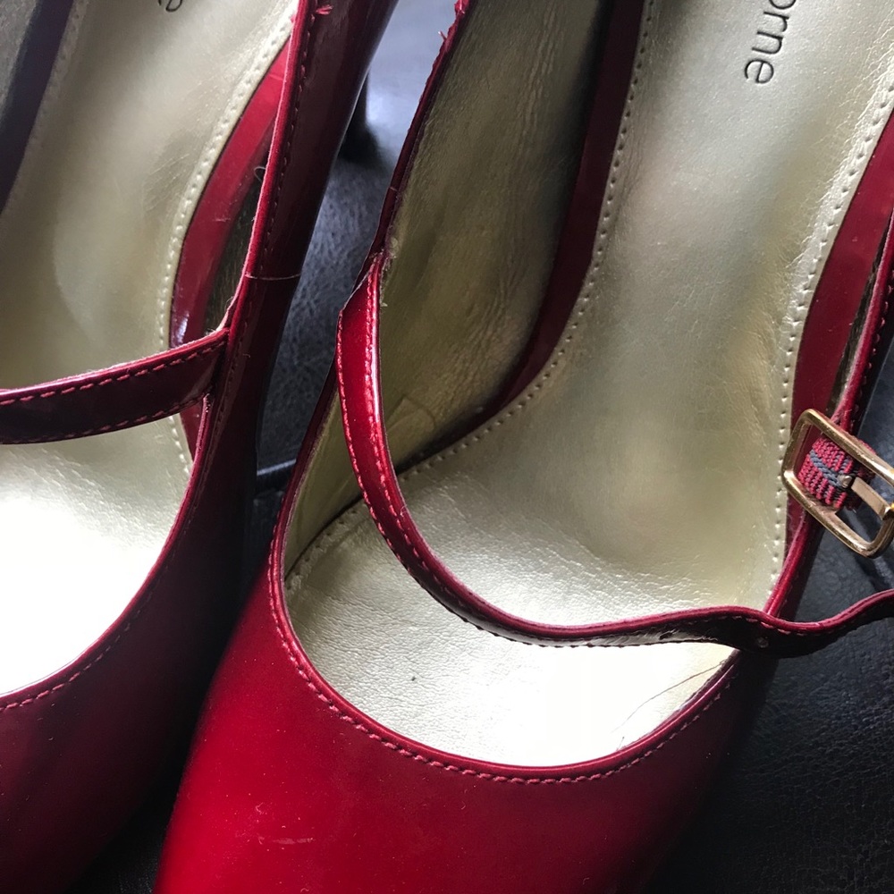 Women’s paten leather red heels